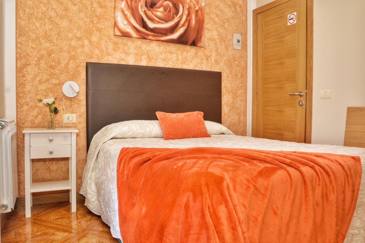 Hostal La Colegiata Виго Экстерьер фото