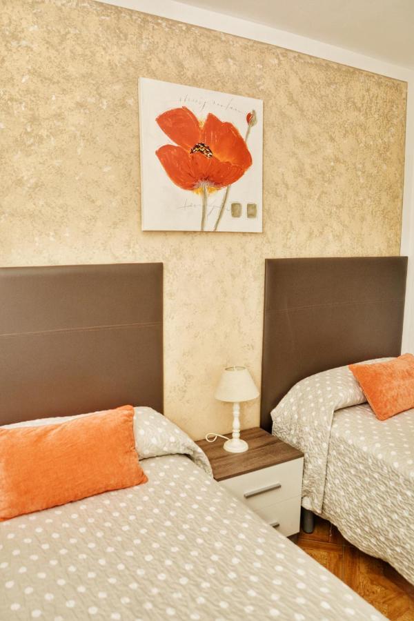 Hostal La Colegiata Виго Экстерьер фото