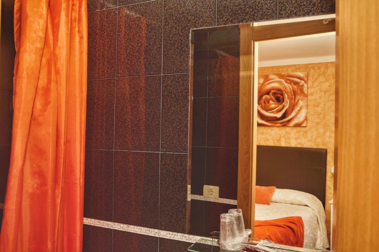 Hostal La Colegiata Виго Экстерьер фото