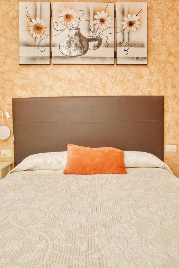 Hostal La Colegiata Виго Экстерьер фото