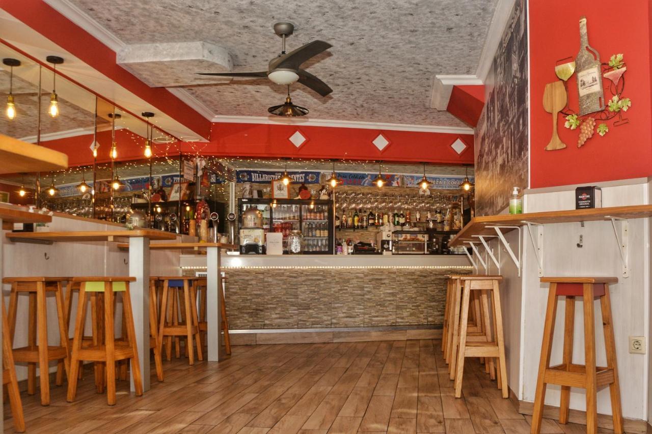 Hostal La Colegiata Виго Экстерьер фото