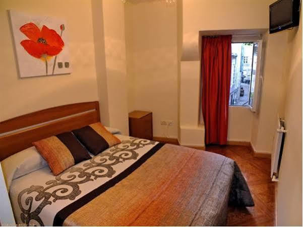 Hostal La Colegiata Виго Экстерьер фото